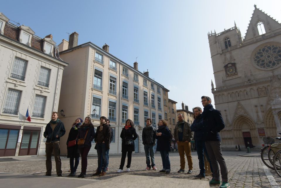 Storytelling tour of the Vieux-Lyon in French - Renaissance Vieux-Lyon streets: what the guide makes you notice