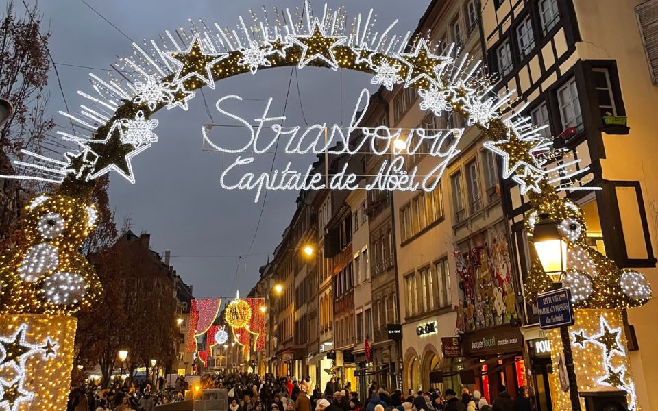 Strasbourg: Christmas Markets Walking Tour with Mulled Wine - Strasbourg after dark: why this 2-hour Christmas walk works