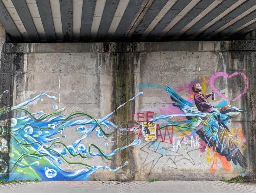 Strasbourg : Street-Art Tour - Finding the Right Guide at Place de la Gare