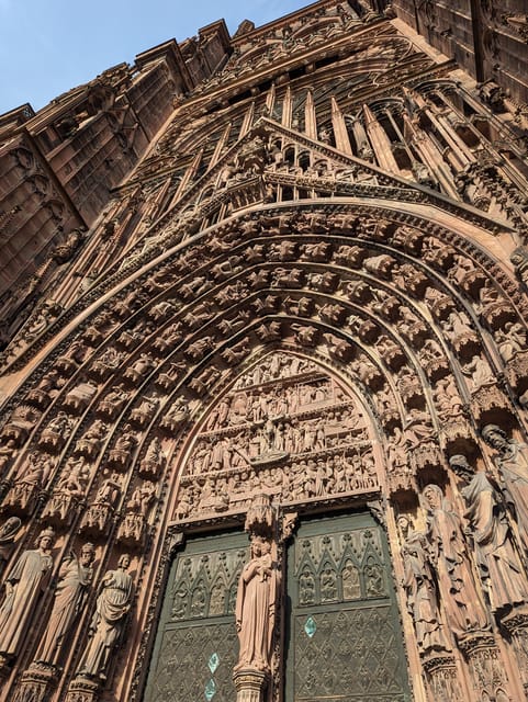 Strasbourg : the Cathedral district and its secrets - Place du Château and the cathedral’s wider setting