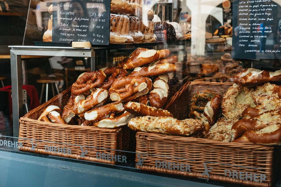 Strasbourg: Traditional Food Walking Tour with Tastings - Choucroute garnie and Alsatian wine: the hearty regional moment