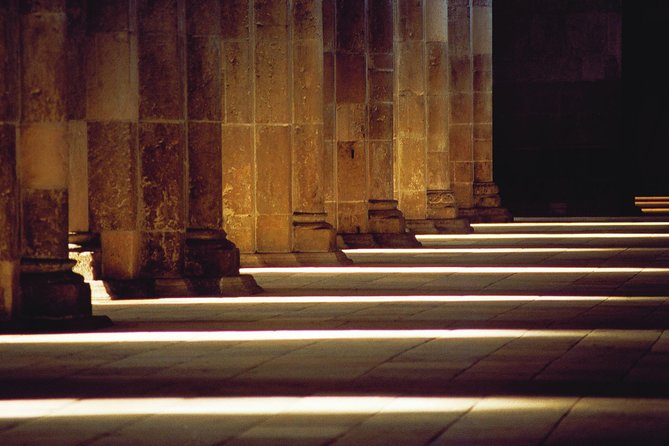 Summer solstice visits Basilica of Vézelay - The light show is special, but it is not the whole basilica
