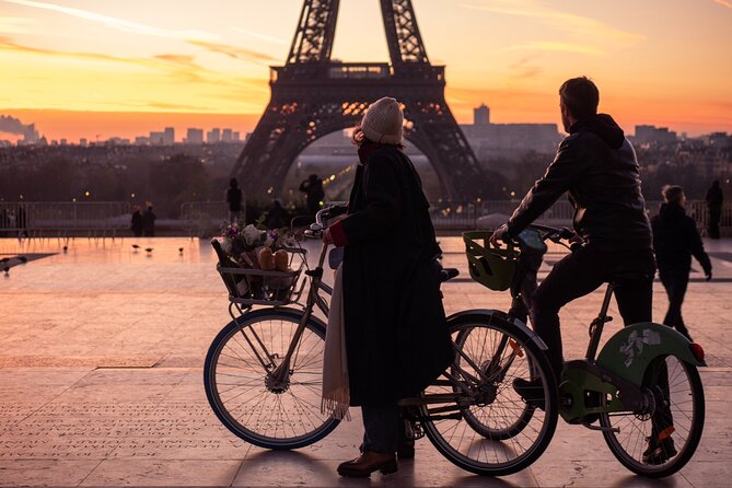 Sunrise Biking Tour: Paris Before the Crowds - Champs-Élysées bike time and the Tour de France style feel