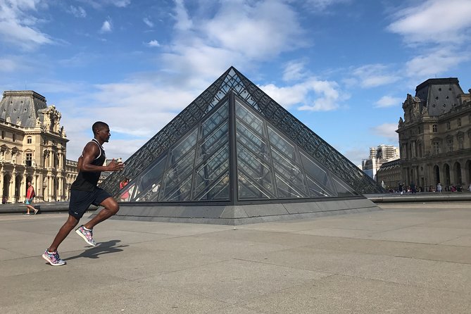 Sunrise Run & Sightseeing in Paris - Pont Neuf and Pont des Arts: bridges as your photo and orientation backbone