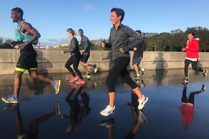 Sunrise Run & Sightseeing in Paris - Meeting at Saint-Michel and finishing with a view payoff
