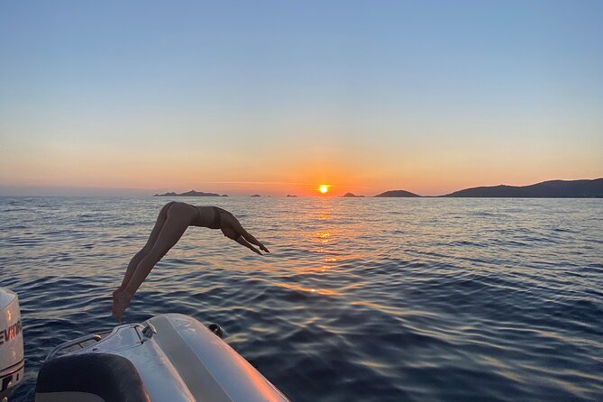 Sunset boat cruise with Aperitif at the Sanguinary Islands - Îles Sanguinaires: the island stop and what to expect