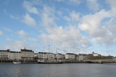 Surprise Walk of Nantes with a Local - Passing through the Passage Pommeraye