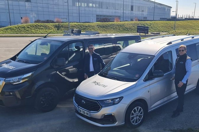 SUV Private Transfer: Paris to Charles de Gaulle Airport (CDG) - Driver performance and reliability: how to protect your flight