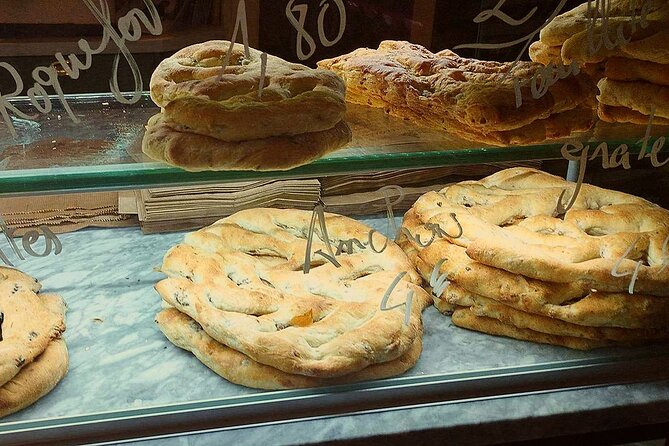 Taste Avignon – A Full French Culinary Tour by Do Eat Better - Stop 4: Place des Corps Saints and Homemade Cake