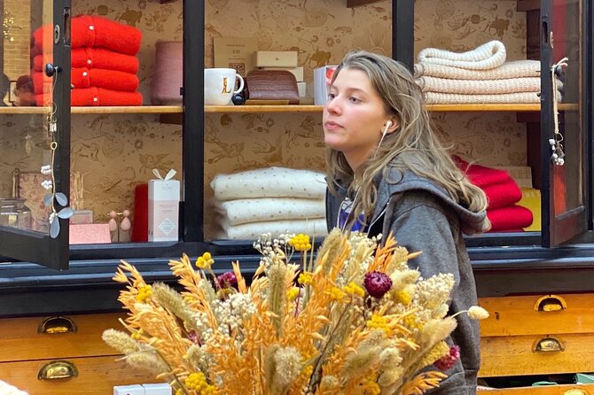 Teen Shopping and Fashion Accessories Tour in Paris - Sample sales and up-to-70% off: how to use that promise wisely