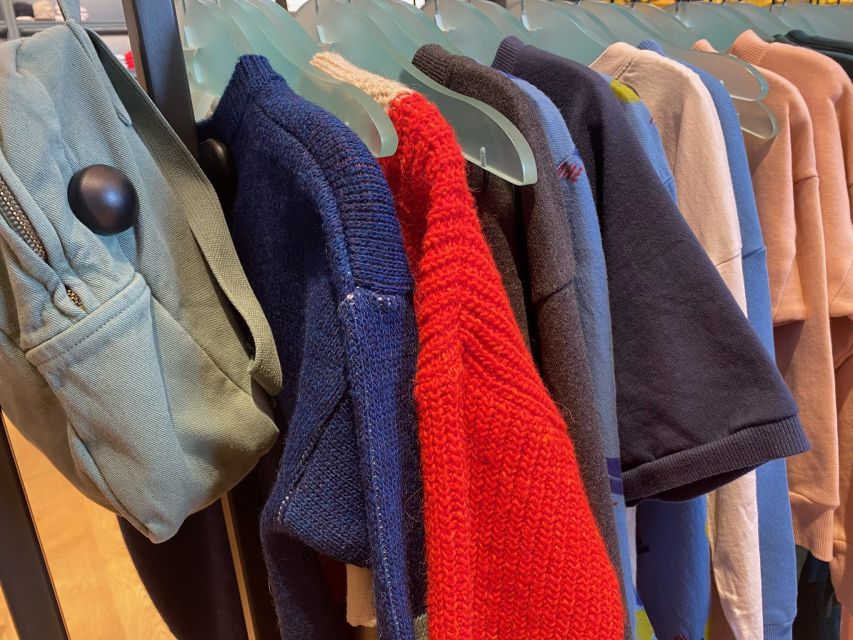 Teen Shopping Tour of Paris, 2.30 hour Walking Tour - Sample sales and the promise of discounts