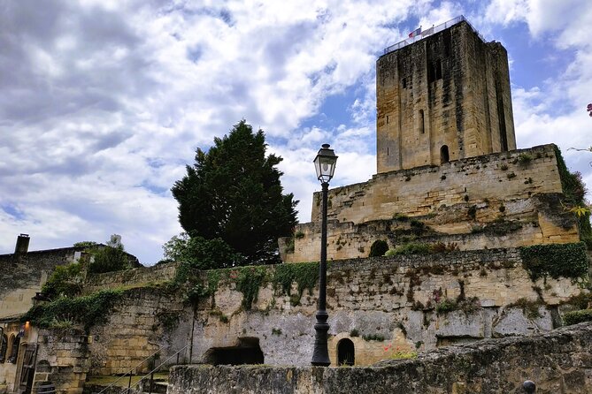 The Best Of Saint-Emilion : City Highlights walking tour - A refreshing pause at the Saint-Emilion wash house