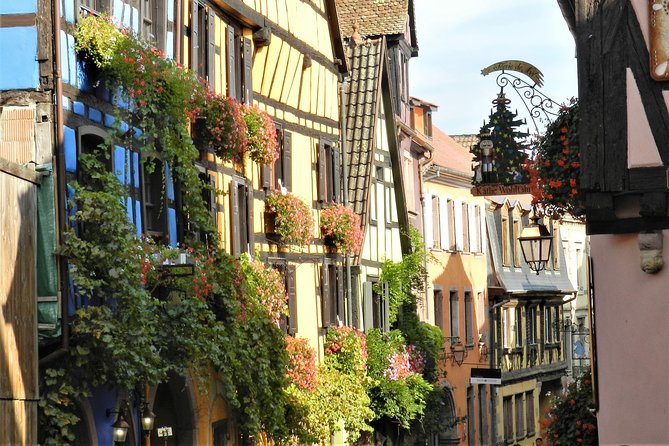 The Emblematic: visit of villages, Haut-Koenigsbourg, Wine tasting - Stop 2: Riquewihr through the Dolder Tower area (about 1 hour 10 minutes)
