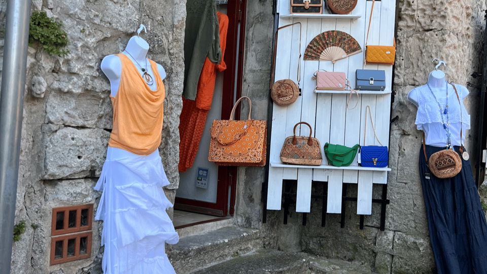 The Essence of Provence : Avignon, St Rémy, les Baux, Arles - Key points to know before booking