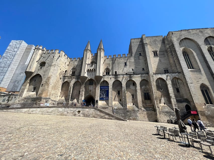 The Essence of Provence : Avignon, St Rémy, les Baux, Arles - Les Baux, the medieval village on the rocks