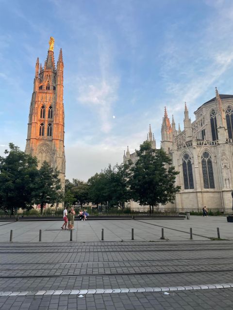 The essential in Bordeaux, private tour with a local - Finishing at Place des Quinconces: wrap-up space and next-step energy