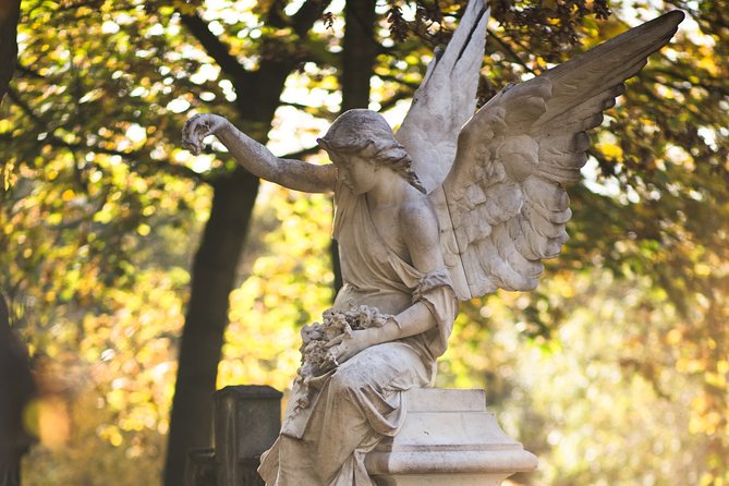 The Famous Graves of Père Lachaise - Self-Guided Audio Tour - Stop-by-stop: the famous graves you’ll hear about