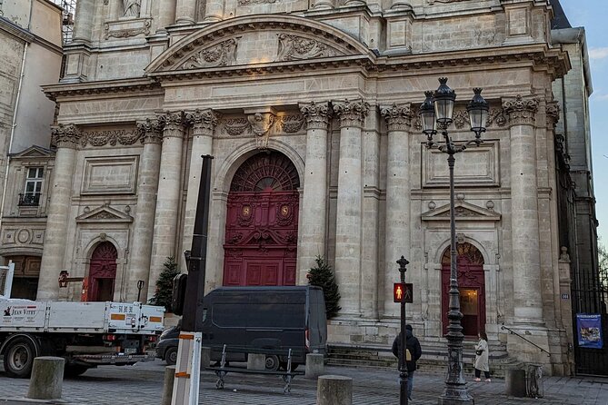 The French Revolution: Self Guided Audio Tour of Paris - Musée Carnavalet and the cost of confiscation