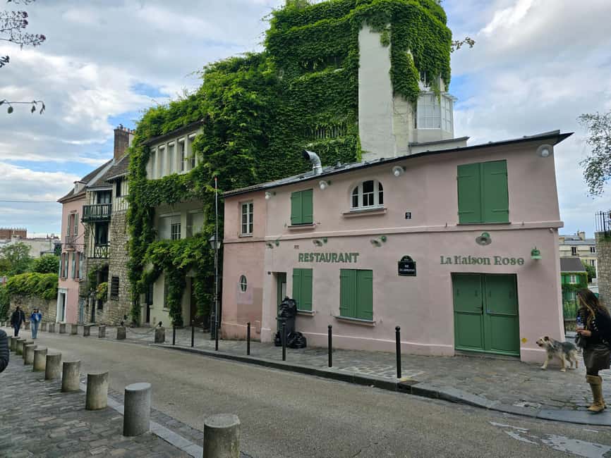 The historic district of Montmartre - What to bring and what to avoid on a guided Montmartre walk