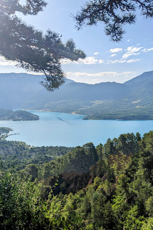 The lakeside panoramic tour: Guided electric scooter rides - Learning the story of Sainte-Croix and its lake