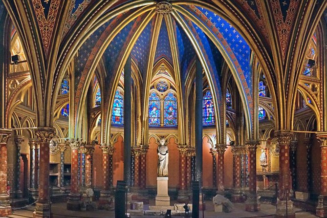 The Medieval Heart of Paris - History Walk (Small Group Tour) - Notre-Dame through a tablet-led virtual visit