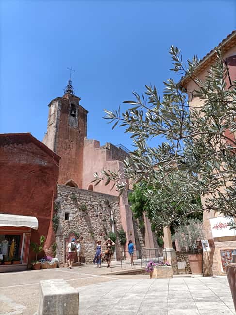 The most beautiful villages of Luberon - Roussillon: the day’s main walking and lunch stop