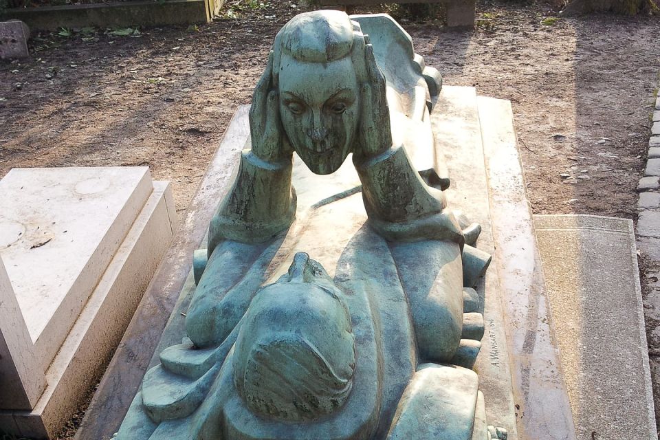 The Père Lachaise Cemetery: Guided 2-Hour Small-Group Tour - Key takeaways before you go