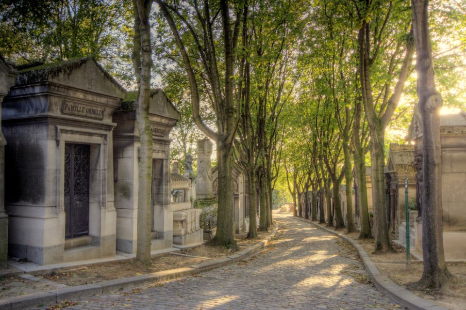 The Père Lachaise Cemetery: Guided 2-Hour Small-Group Tour - The 2-hour plan: what you can realistically see