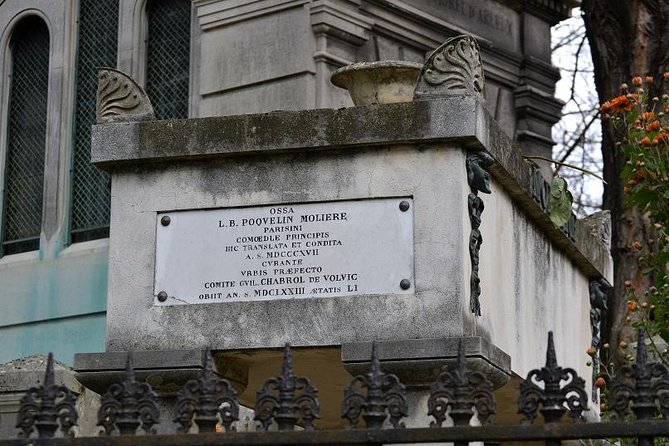 The Pere Lachaise Cemetery Private Tour - Price and value: what $389.80 per group really buys you