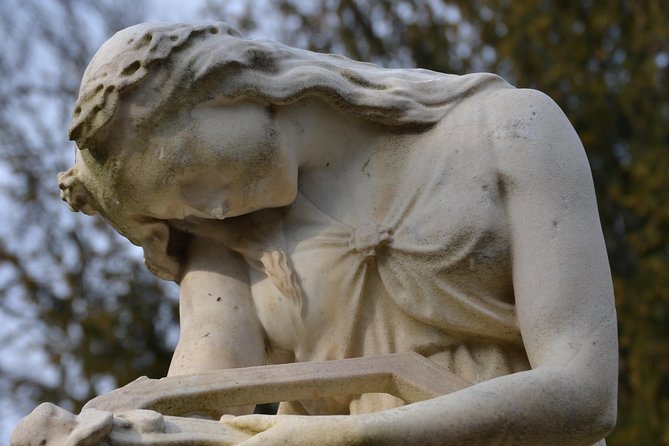 The Pere Lachaise Cemetery Private Tour - English guide experience and the mobile ticket advantage