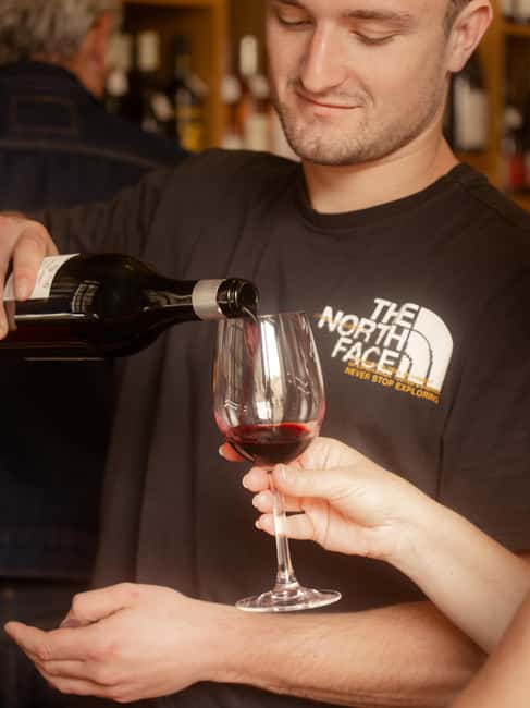 The Ultimate Bordeaux Food Tour: Full Meal & Fine Wines - Chocolate bonbons (lunch) and the value of finishing strong