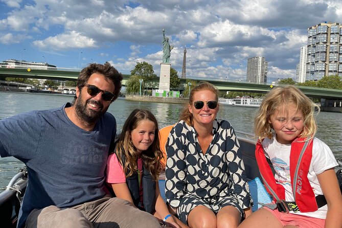 Top Private Cruises in Paris with French Champagne and surprises - Alexandre III Bridge and Pont Neuf: iron elegance meets old-stone charm