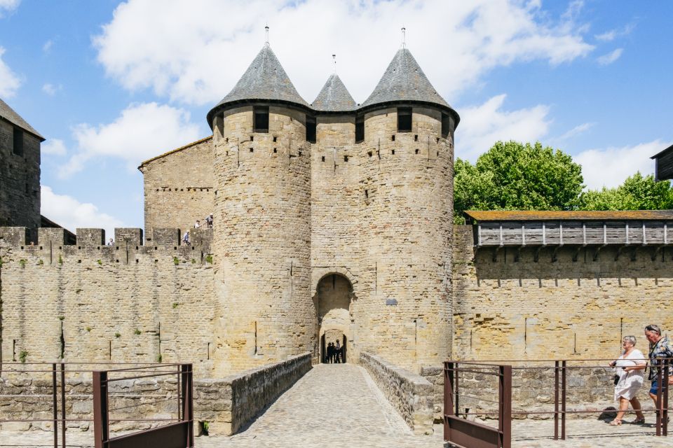 Toulouse: Carcassonne Day Trip by Coach with Audioguide - Château Comtal Stop: Two Hours to See the Fortress Mindset