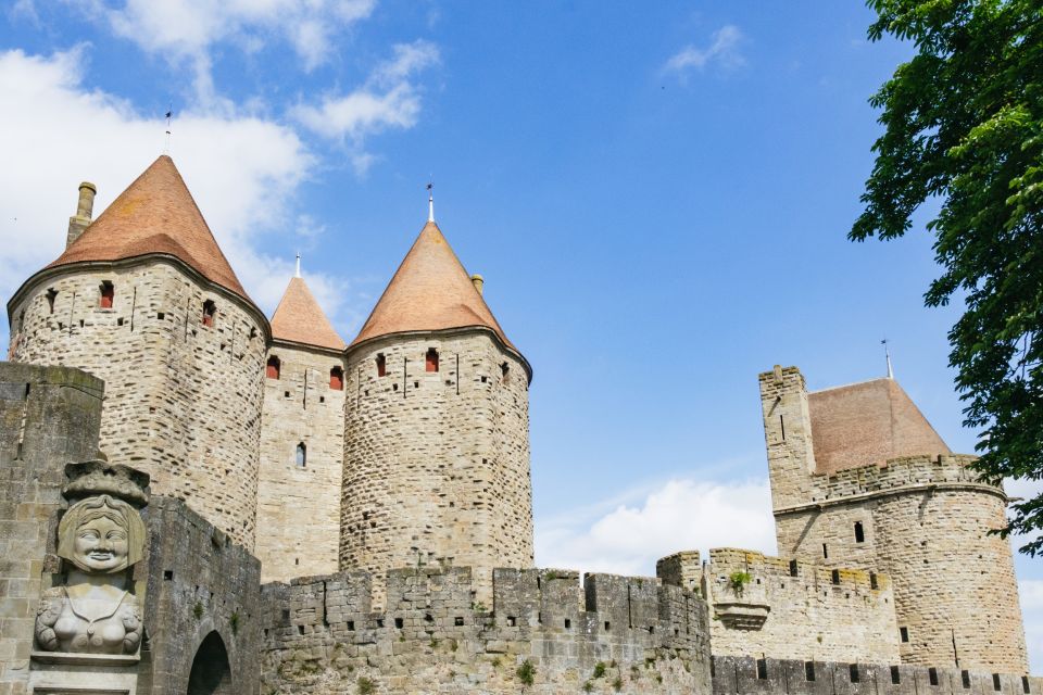 Toulouse: Carcassonne Day Trip by Coach with Audioguide - The Audio Guide in French, English, and Spanish: How to Use It Well
