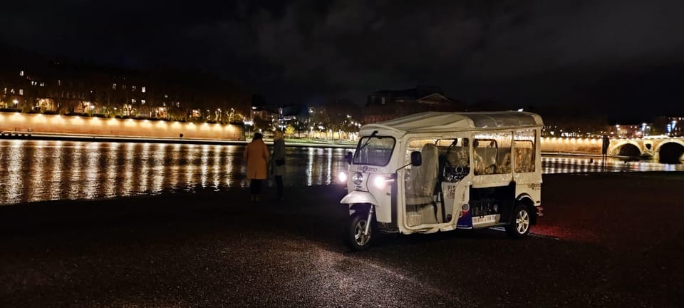 Toulouse: Electric Tuk-Tuk Tour with Photo Stops and Audio - Carmes, Les Abattoirs, and the arts side of Toulouse