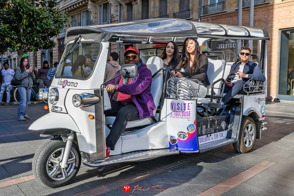 Toulouse: Electric Tuk-Tuk Tour with Photo Stops and Audio - Where you start and how the 1-hour loop is paced