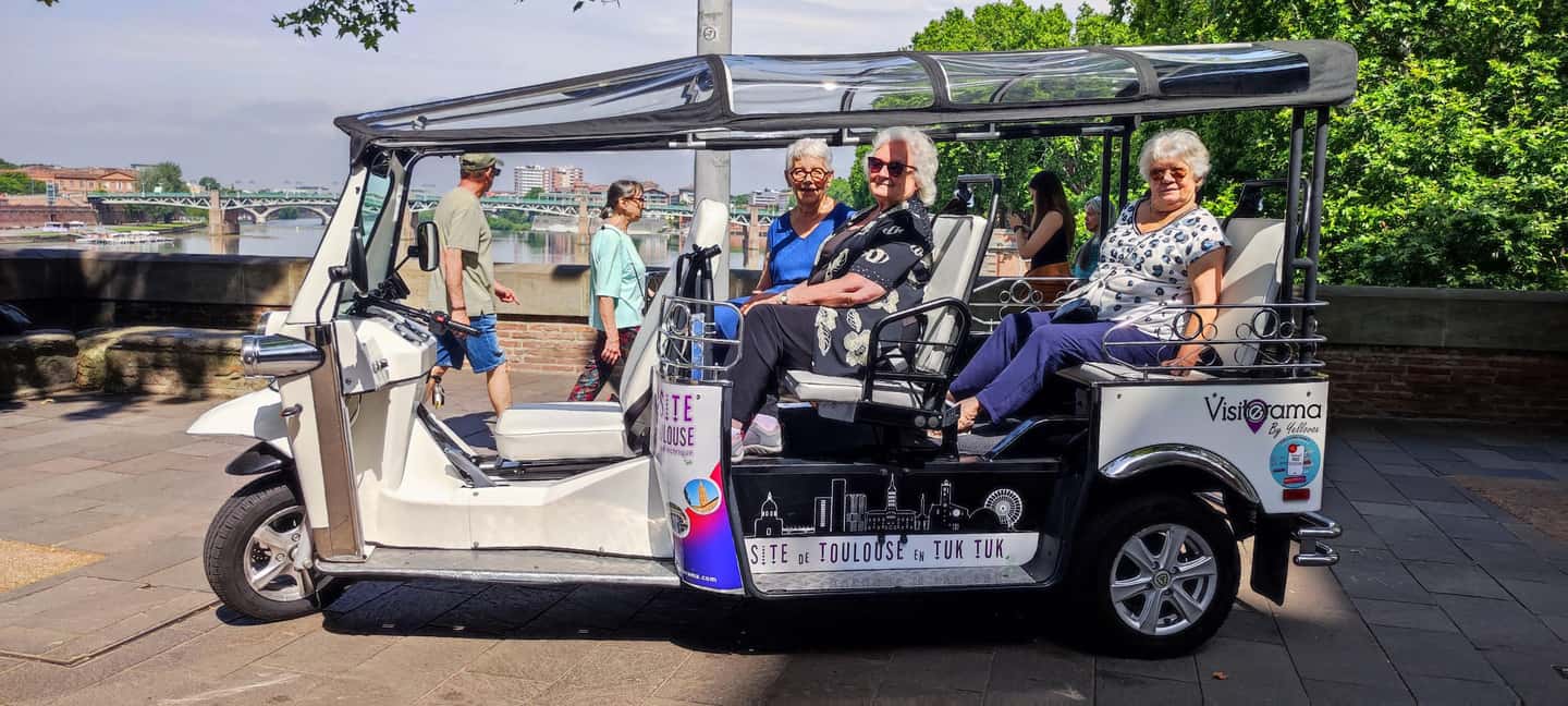 Toulouse: Electric Tuk-Tuk Tour with Photo Stops and Audio - Price and value: what $82 per group gets you