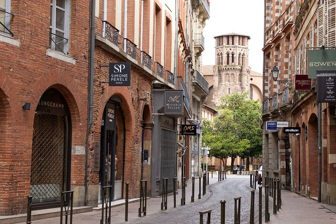 Toulouse Food Tour – A Full French Meal by Do Eat Better - Stop 5: Place du Capitole Flavored Pralines to Finish