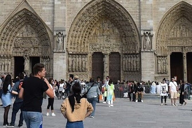 Tour guide in Paris - Visit Paris with your official guide ! - Starting at the Eiffel Tower and the Seine