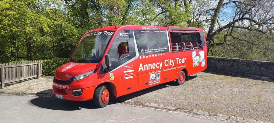 Tour of Annecy by convertible bus - Visitation Viewpoints and the Savoyard Venice Angle