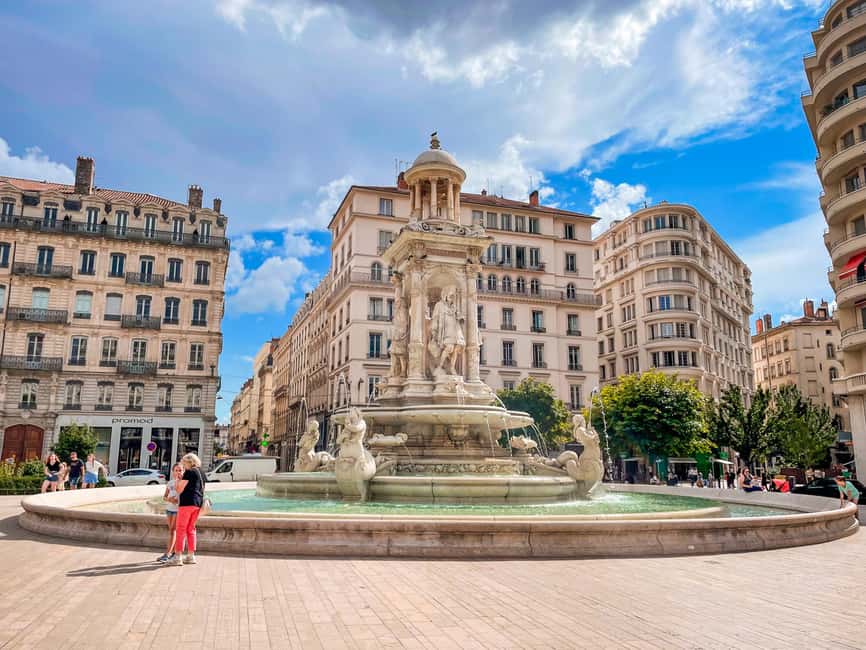 Tour of Old Lyon in Bellecour with a guide - Why this Old Lyon route works so well in 2 hours