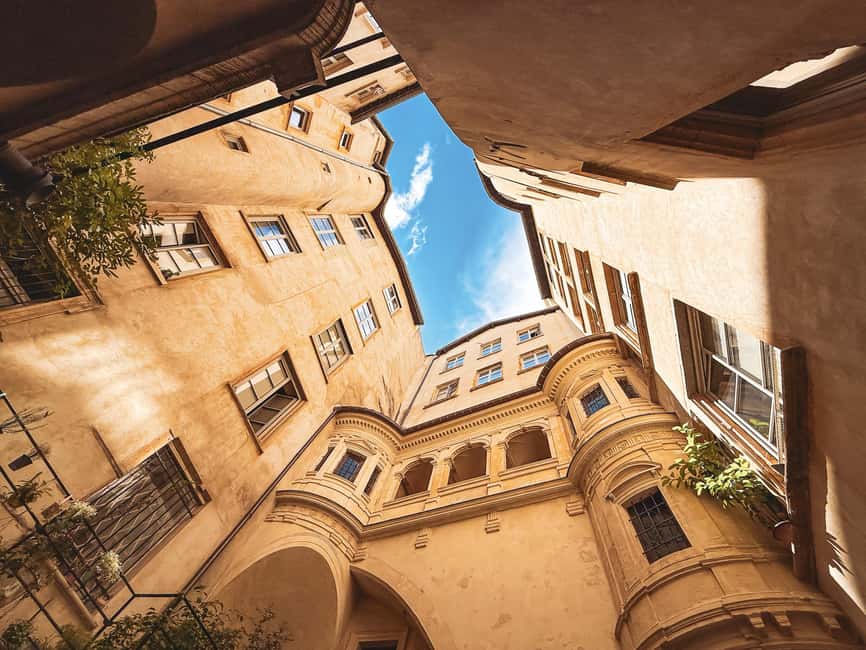Tour of Old Lyon in Bellecour with a guide - Is it worth $23? The value math for a guided walk