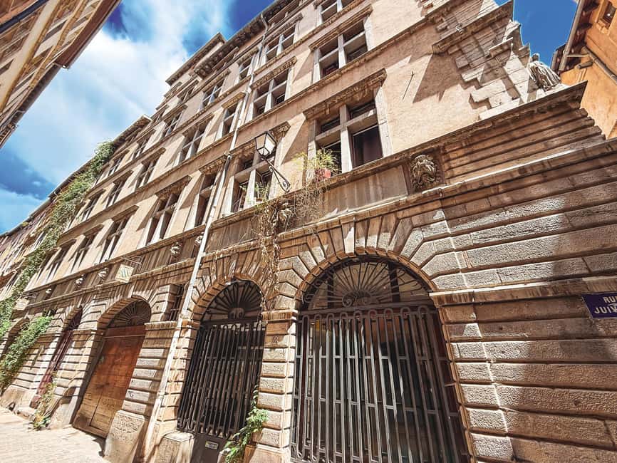 Tour of Old Lyon in Bellecour with a guide - Who should book this Old Lyon tour from Bellecour—and who shouldn’t