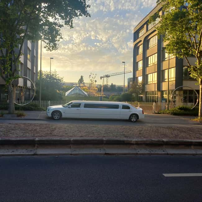Tour of Paris by limousine by day or night. - Your first minutes: pickup in Paris and settling into the vibe