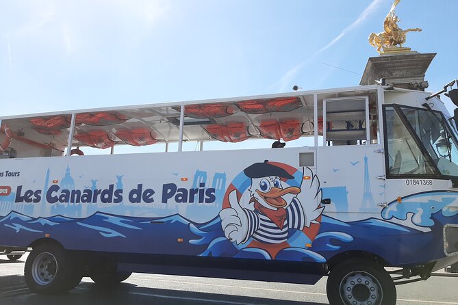 Tours of Paris and the Hauts-de-Seine in an Amphibious Bus - Back on land: Issy-les-Moulineaux, Dubuffet, and the Liberty Statue connection
