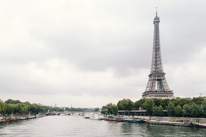 Transfer from Orly/CDG/LBG Airport to Paris (E-Class 2pax) - What the E-Class option means for two people