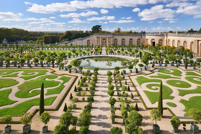 Transfers between Paris and Paris Airports/Disneyland/Versailles - Pickup coordination: the secret sauce is making meeting points easy