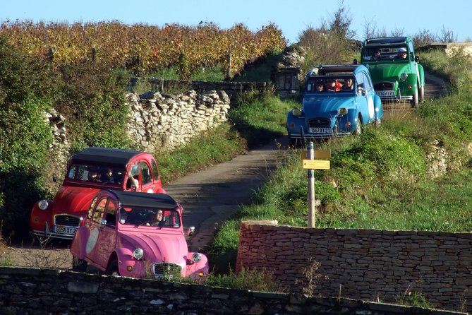 Unusual exploration of the terroirs of Burgundy in 2CV - from 6 people - Why a 2CV changes the Burgundy wine road