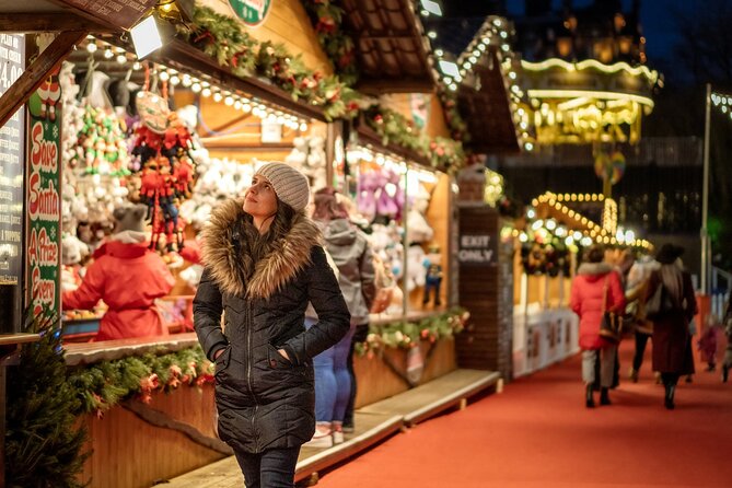 Unusual track game on Christmas markets in Orleans - Singing, filming, and the less serious side of Christmas