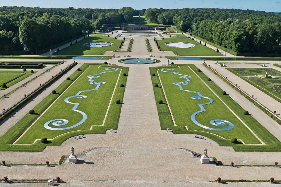 Vaux le Vicomte Chateau Entry Ticket and Chateaubus Transfer - Vaux-le-Vicomte Meets the Versailles Story: What You’ll Learn as You Walk